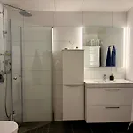 Modern On Of Island 아파트
